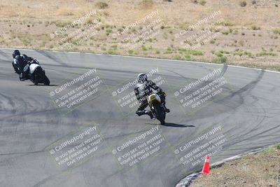 media/Apr-20-2025-AHRMA (Sun) [[393a79c373]]/Race/Group 11 early race/Turn 4b/